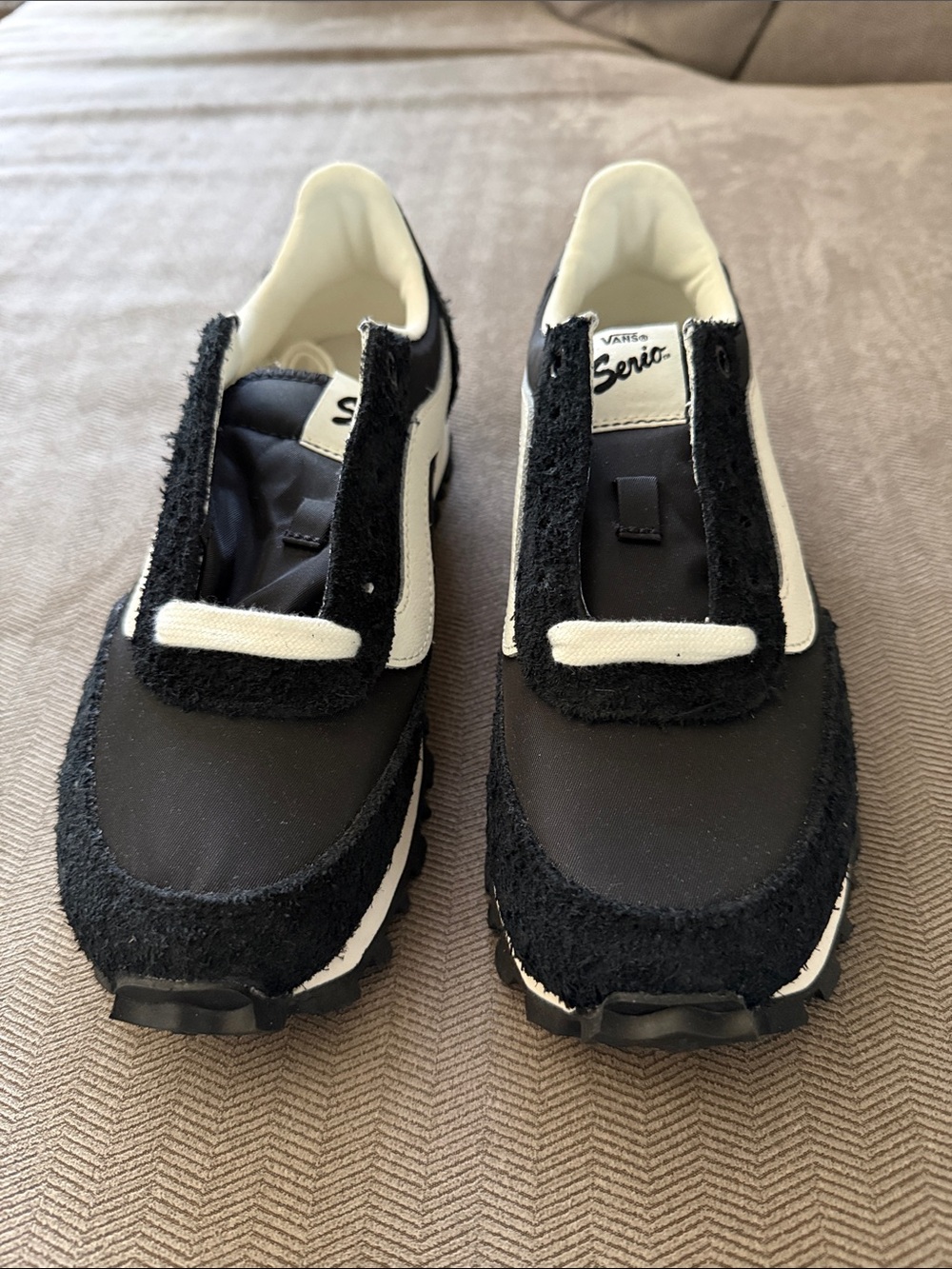 Vans Women’s Black and Off White Low-Top Sneakers with Side Stripe - NEW! - Picture 2 of 4
